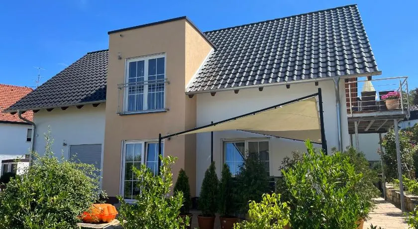 Villa Florentine un \"sogno\" nel cuore di Bad Liebenstein da 69,00 euro - Image 1
