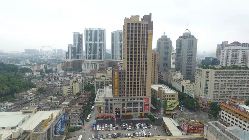 Fuyue Holiday Hotel(fuhua street store) - Image 1