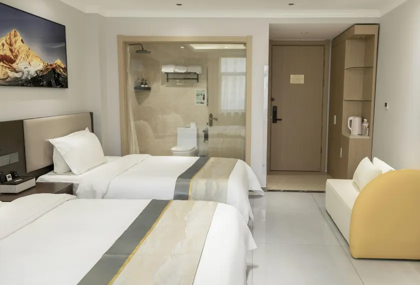 Yutian Business Hotel - Image 1