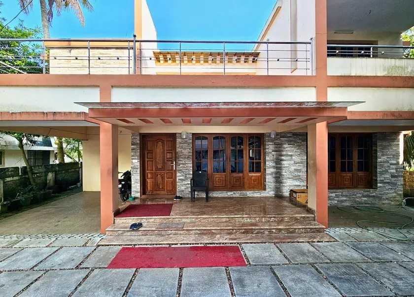 Cherai Vacation Home with AC Bedrooms - Image 1