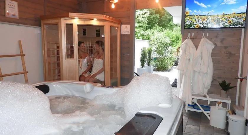 Happy Island Luxury Apartman Sárvár - Image 1
