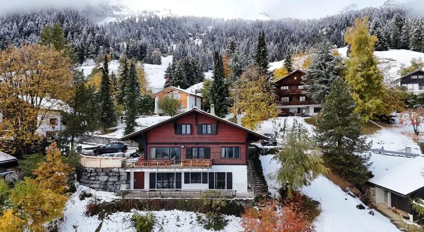 Chalet Rose Bay - Image 1