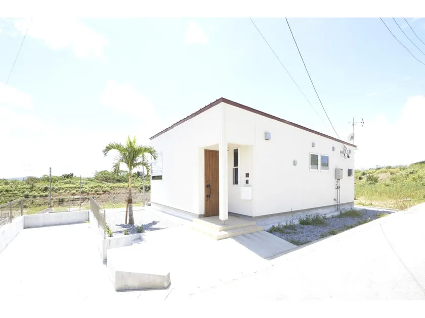 E-horizon Resort コンドミニアム名護B - Image 1