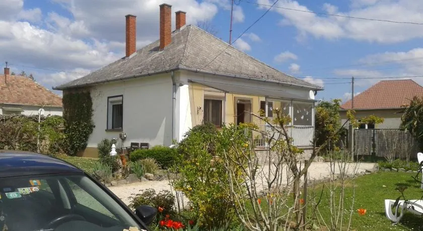 Bochmann Cottage - Image 1