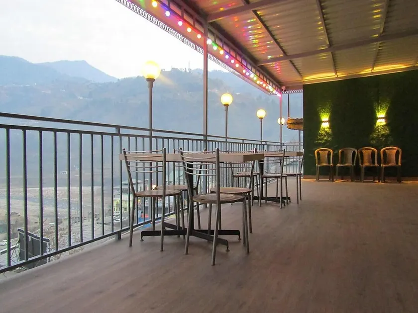 hotel river view - Image 1