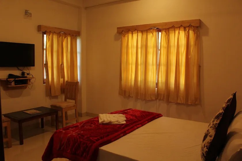 HOTEL COZYINN - Image 1