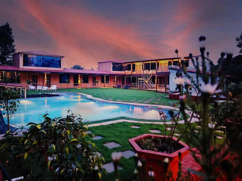 Arya Resort And Spaa - Image 1