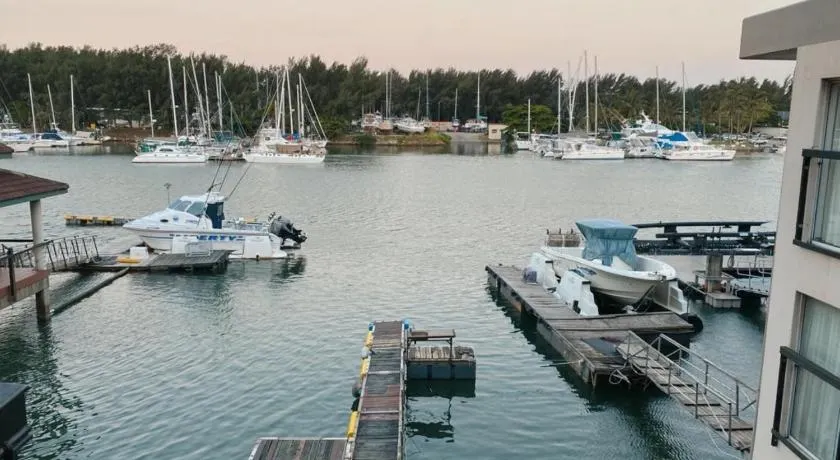 Waterfront 2 Bedroom Apartment - Image 1