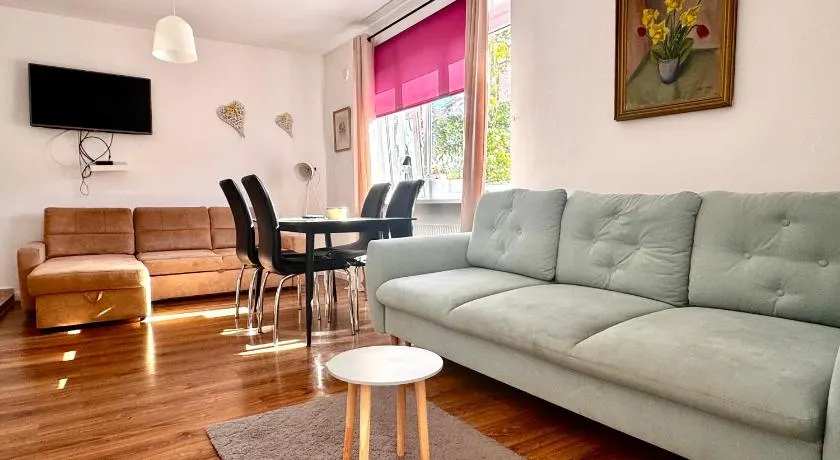 Familly Apartament 3 - Image 1