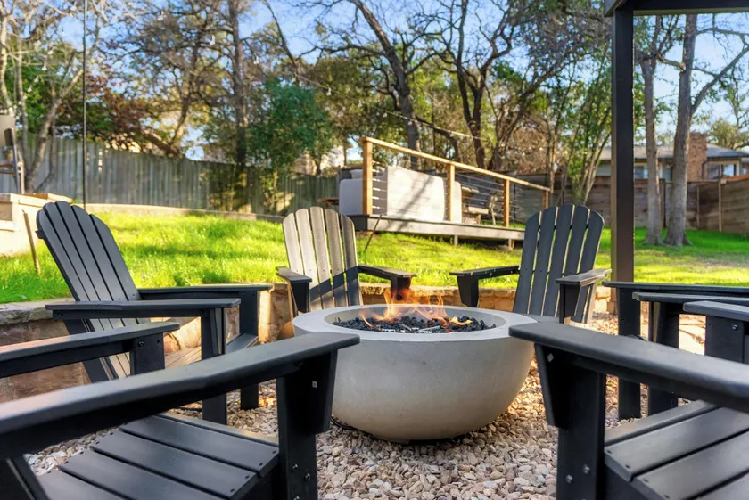 Luxury Zilker Home Pool Hot Tub Kitchen - Image 1