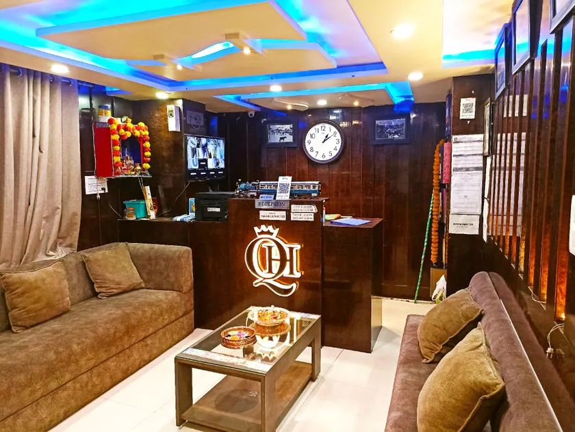 Hotel Queen - Image 1