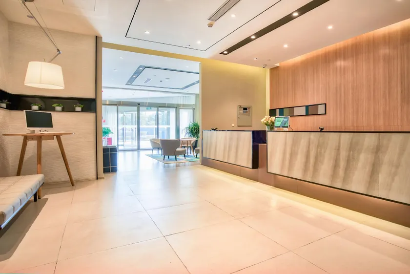 Home Inn Selected Hotel (Kunming Anning Wuyue Plaza Branch) - Image 1