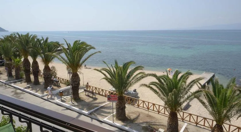 Hotel Akrogiali - Image 1