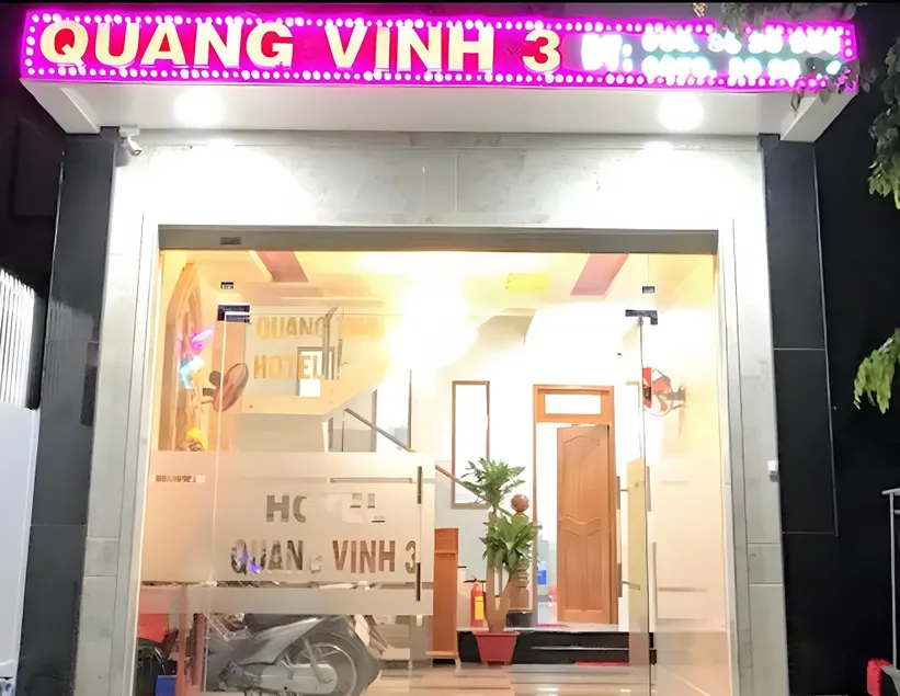 Hotel Quang Vinh 3 - Image 1