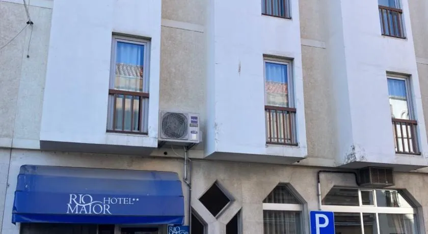 Rio Maior Hotel - Image 1