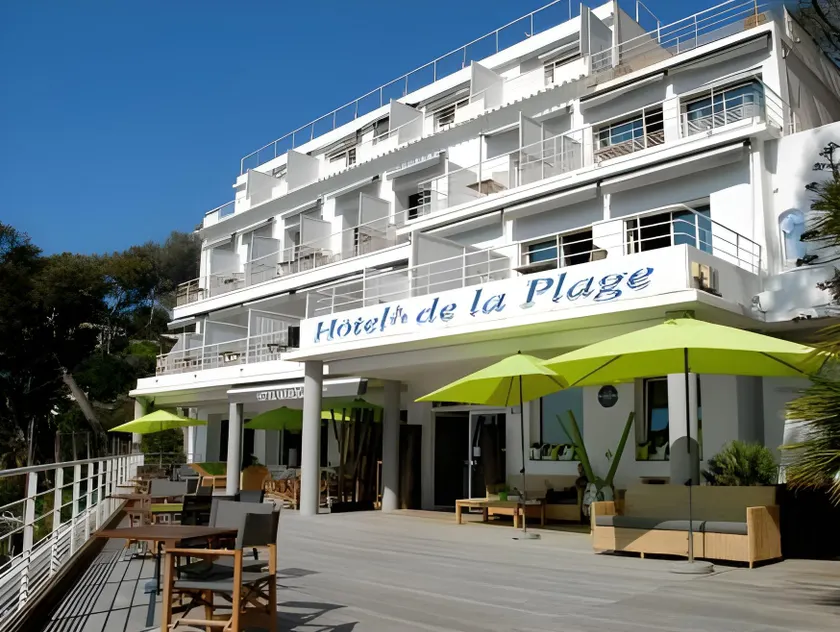 Hôtel De La Plage Mahogany Cassis - Image 1