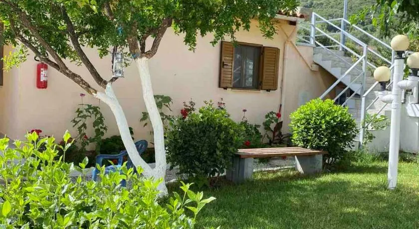 Garden Rooms - Image 1