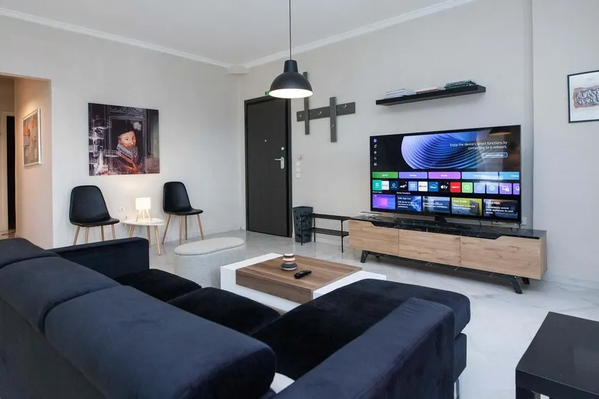 Modern Stylish 3Bd Balcony Retreat in Neo Irakleio - Image 1