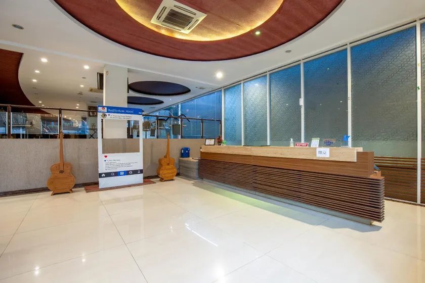 Raffleshom Hotel - Image 1