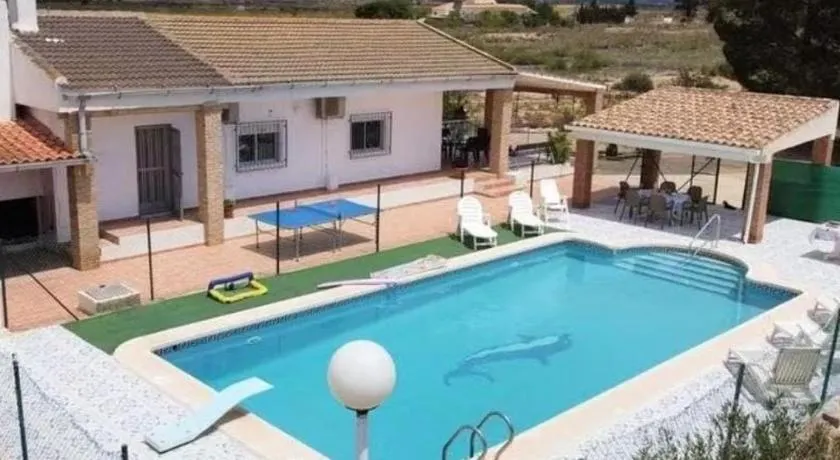 VILLA RURAL CON PISCINA PRIVADA - Image 1