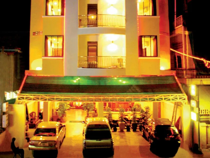 Star Wood Inn - Image 1