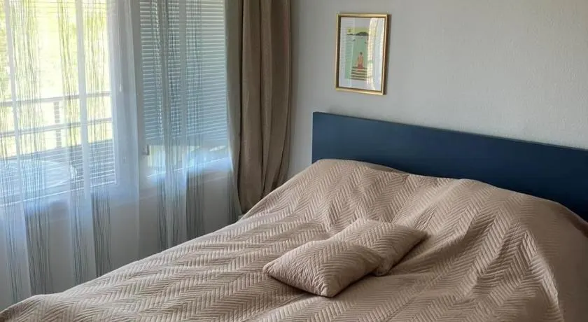 Hátszél Apartman - Image 1