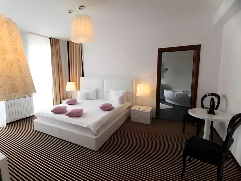 Alex&George Boutique Hotel - Image 1