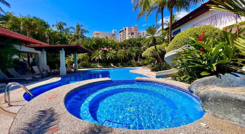 La Flor beach Condos - Image 1