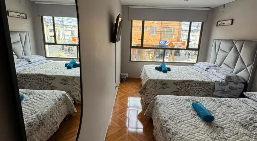 Gato Neon Hostel - Image 1