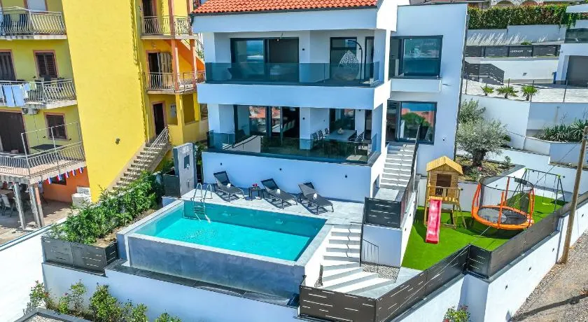 Villa Vista - Image 1