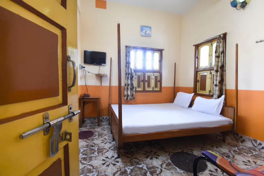 Monalisa Lodge - Image 1