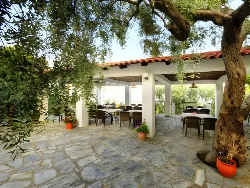 Hotel Villa Natassa - Image 1