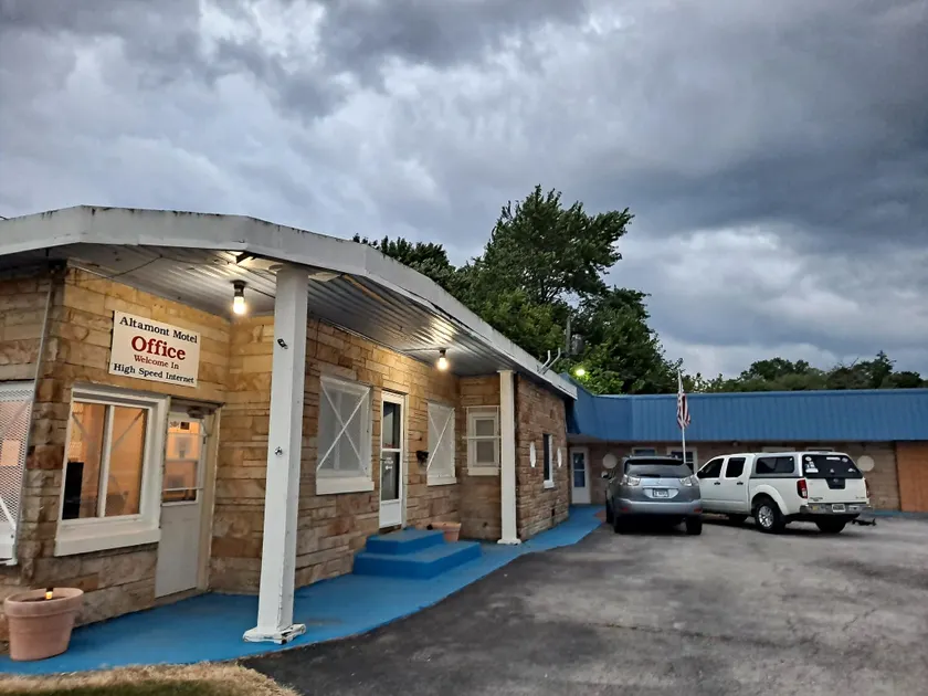 Altamont Motel - Image 1