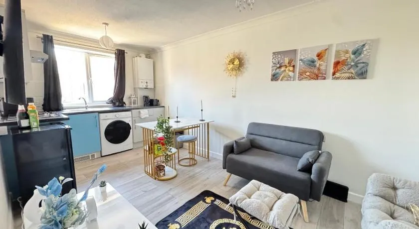 Cosy Retreat - Image 1