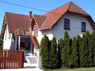 Balla Apartmanház - Image 1