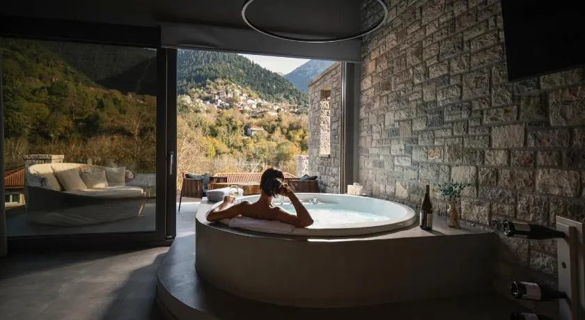 Evora Luxury Suites - Image 1