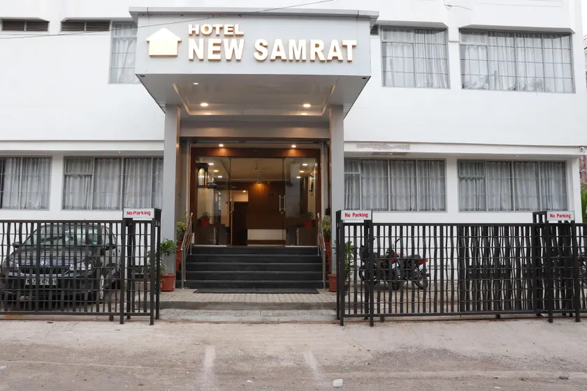 Hotel New Samrat - Image 1