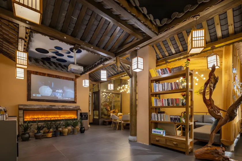 Floral Hotel Shennongjia Yunjian Qishe B&B Muyu - Image 1