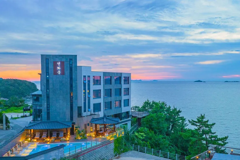 Yeonhwamoon Hotel Byeonsan - Image 1