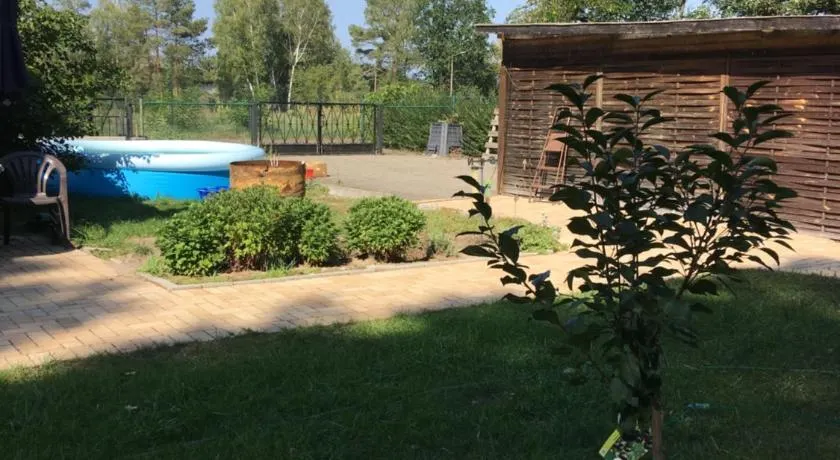 Helles Doppelzimmer im Untergeschoss mit Bad im Grünen nahe Potsdam - Image 1