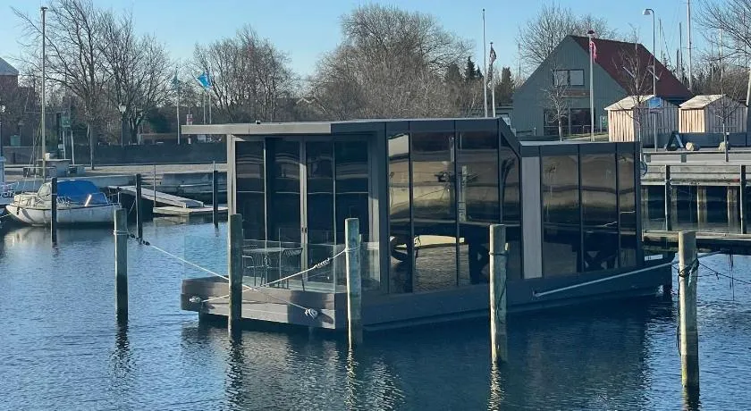 Hyggeligt ophold i hjertet af Bogense Gamle Havn - Image 1