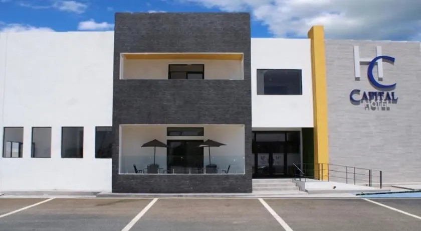 Hotel Capital Frontera - Image 1