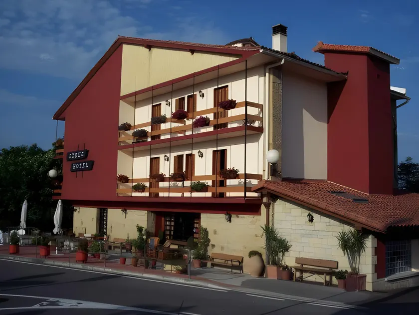 Hotel Azkue - Image 1