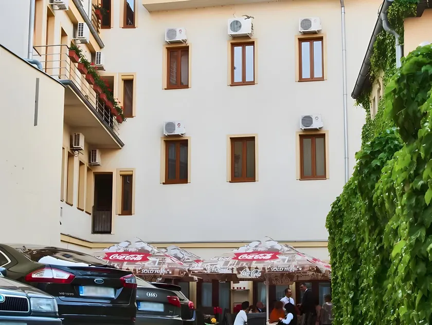 Hotel Capital with private wellness - Image 1