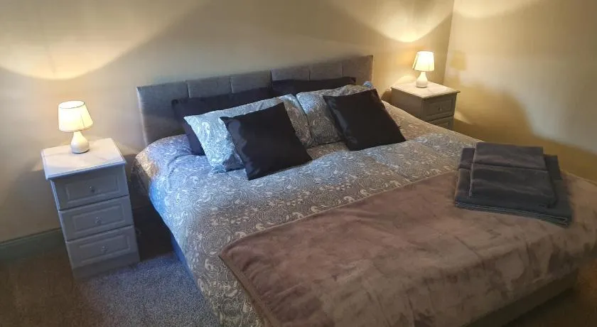 Junior Suite Town Centre - Image 1