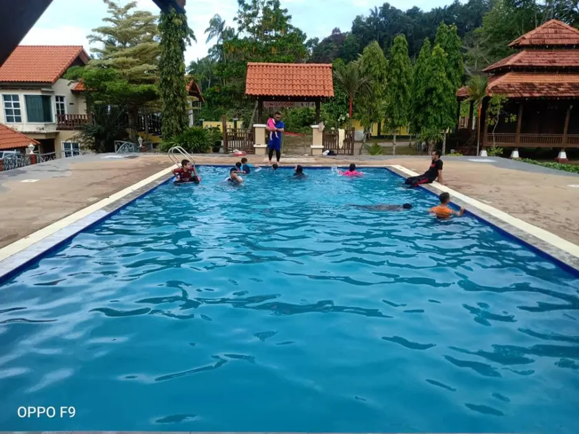 OYO Home 90745 Desa Balqis Beach Resort - Image 1