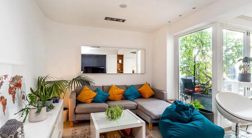 Stylish 2-Bed Flat w Private Garden in Crouch End - Pass the Keys - Image 1