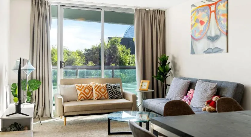 CBD Apt near Town Hall, QVB & Darling Harbour & ICC - Image 1