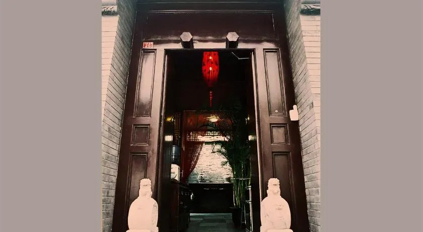 Kelly‘s Courtyard Hotel - Image 1