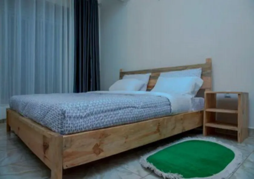 Right Apartment - Image 1